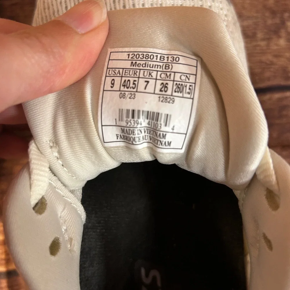 Brooks Ghost 15 Womens Running Shoes Cream White Lavender 1203801B130 Size 9